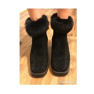 Vintage 90s black fur boots